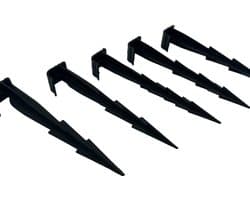 GARDENIX Set van 50 stuks AquaPeg Tuinslanganker grondspike montageanker voor druppelslang, sproeislang, plugvork Voor slang met een diameter van 16mm
