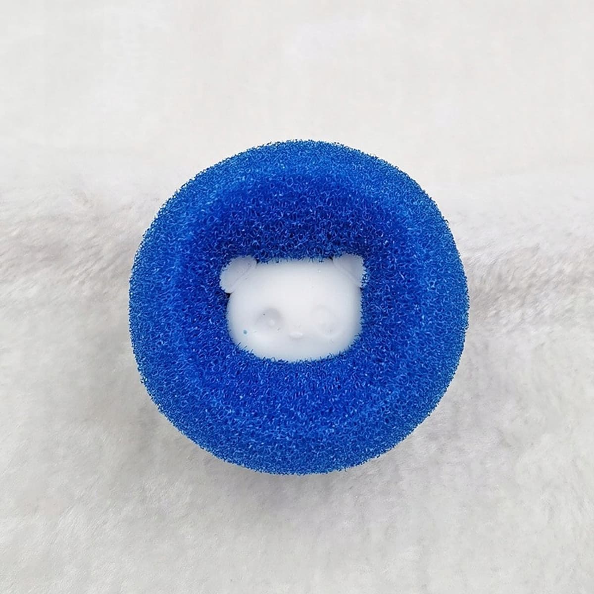 Wasbal met spons, blauw, voor kledingverzorging — afbeelding 1