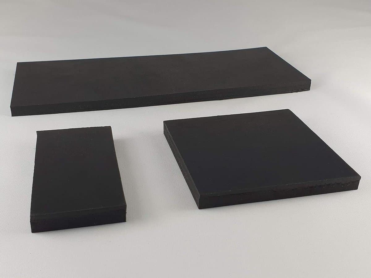 Rubberen Mat - Anti-vibratie Mat - Trillingen Dempen - Hoge Dichtheid Rubber - 100x150mm - Zwart — afbeelding 1