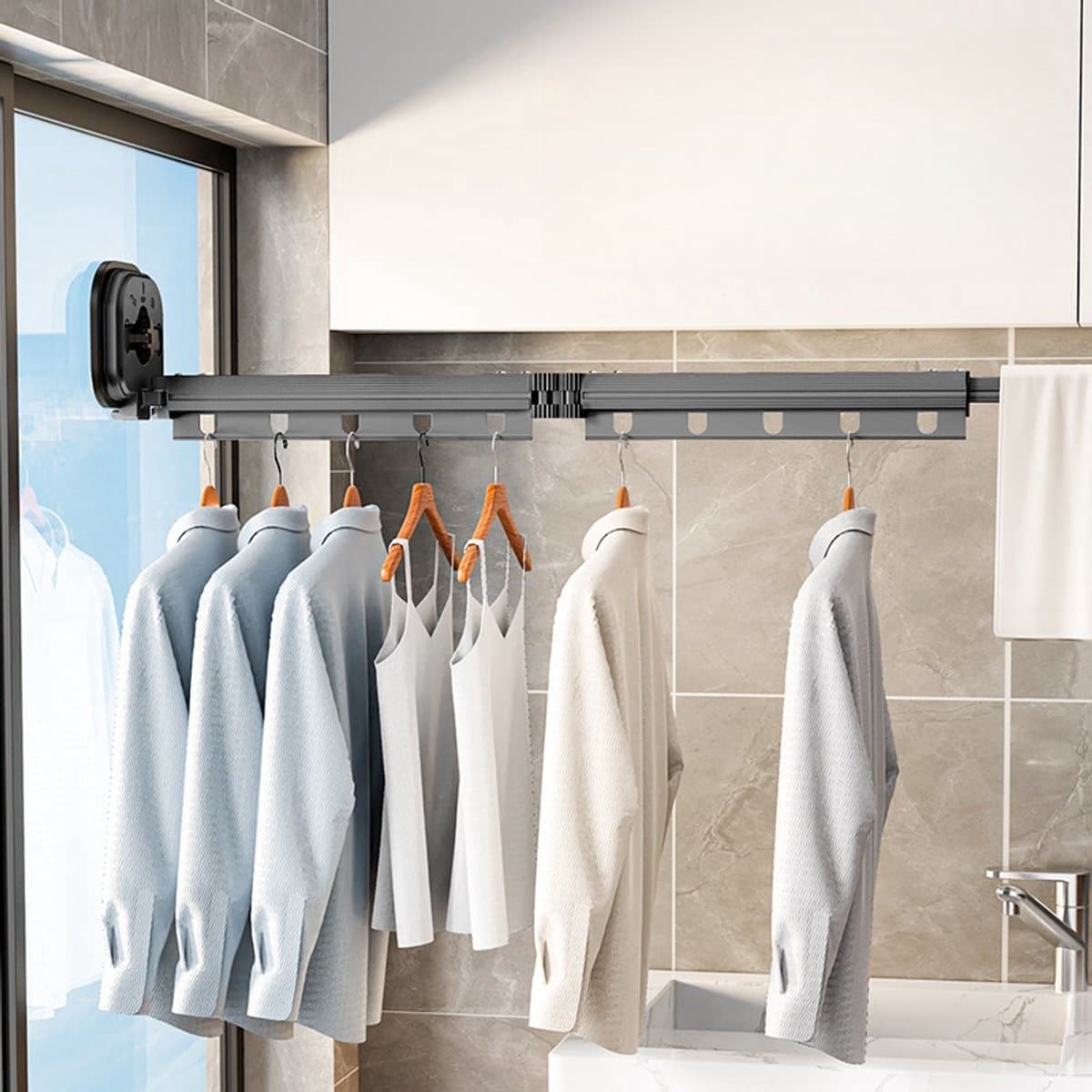 Droogrek-Binnenshuis-Hangkleding-niet electrisch-Inklapbaar-Ruimtebesparend-Tot 15 Kledingstukken-Wasrek 126cm Hangend-Bevestigen aan Raam, Douchewand of Tegels ZONDER te boren of te schroeven - Uitschuifbaar-360° draaibaar-Zwart Metaal-droogrek- — afbeelding 1