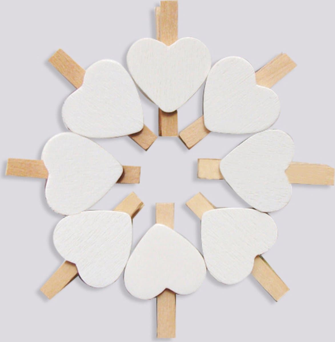 Kleine houten mini knijpers - 10 STUKS - Knijpertjes - Fotoknijpers - Geboorte wasknijpers - 3 CM - Kaartknijpers - Foto knijpers - Knijper om foto's aan op te hangen - Fotohouder - Knijpers - Wasknijpers - Hartjes - Liefde - Polaroid - Valentijn — afbeelding 1