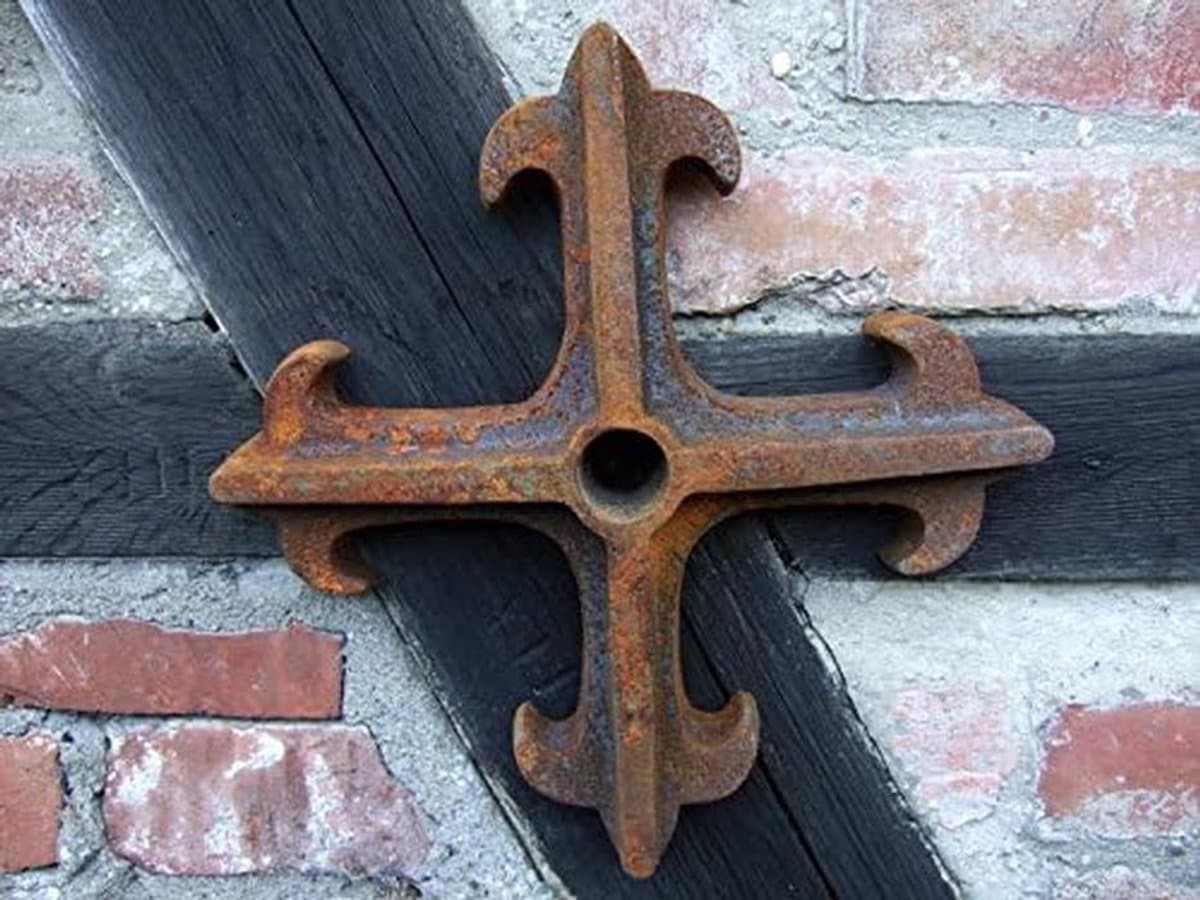 Muuranker Kruis - Wandornament - Gevel Verfraaien - Historisch Ontwerp - 32x32 cm - Gietijzer — afbeelding 1